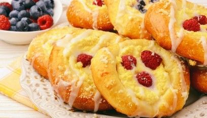 Co zrobić z drożdży na słodko, a co na słono? Pomysły