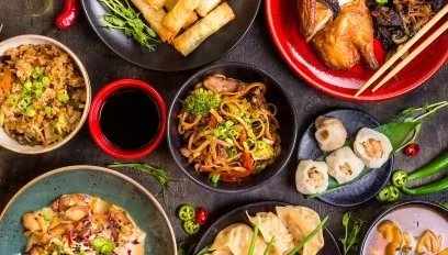 Popularne potrawy kuchni azjatyckiej – co możesz przyrządzić?