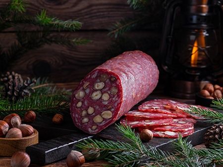 Kiełbasa francuska sucha z orzechami laskowymi