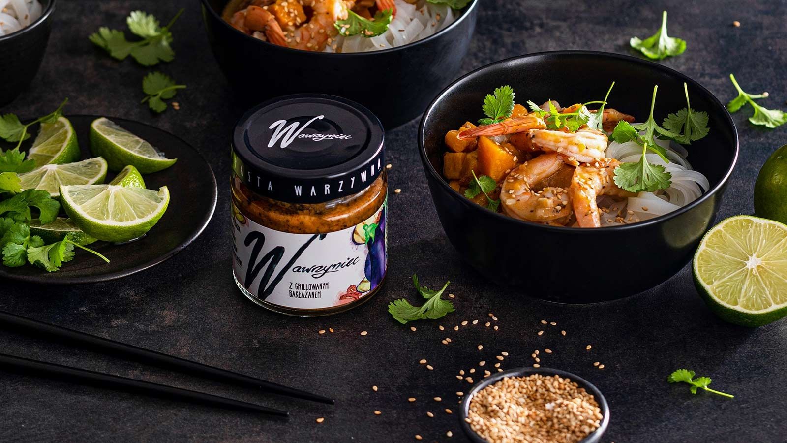 Curry z grillowanym bakłażanem, batatem, dynią i krewetkami ze świeżą kolendrą
