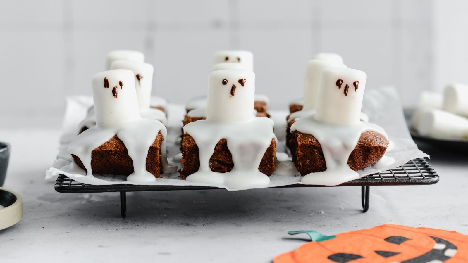 Przepis na halloweenowe brownie z duszkami marshmallow