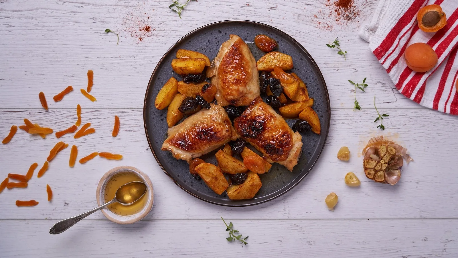 Przepis na słodkie udka z kurczaka ze śliwkami i morelami