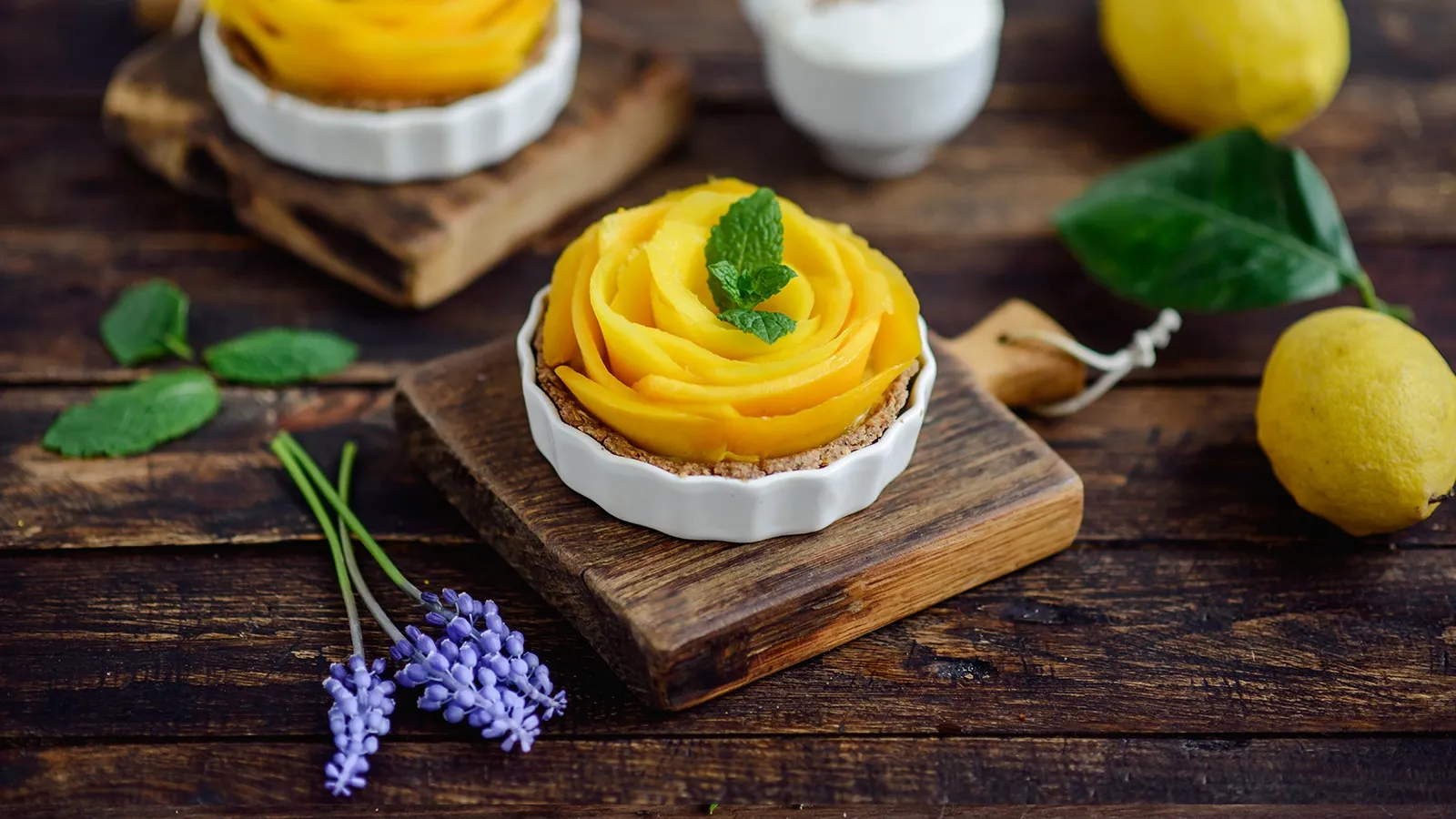 Razowe mini tarty cytrynowe z mango