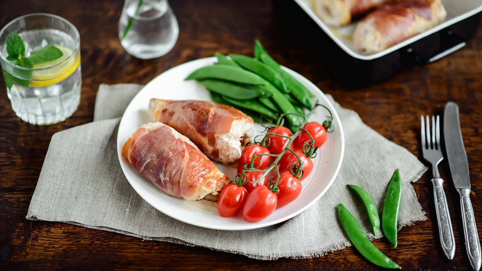 Roladki schabowe z suszonymi pomidorami i mozzarellą
