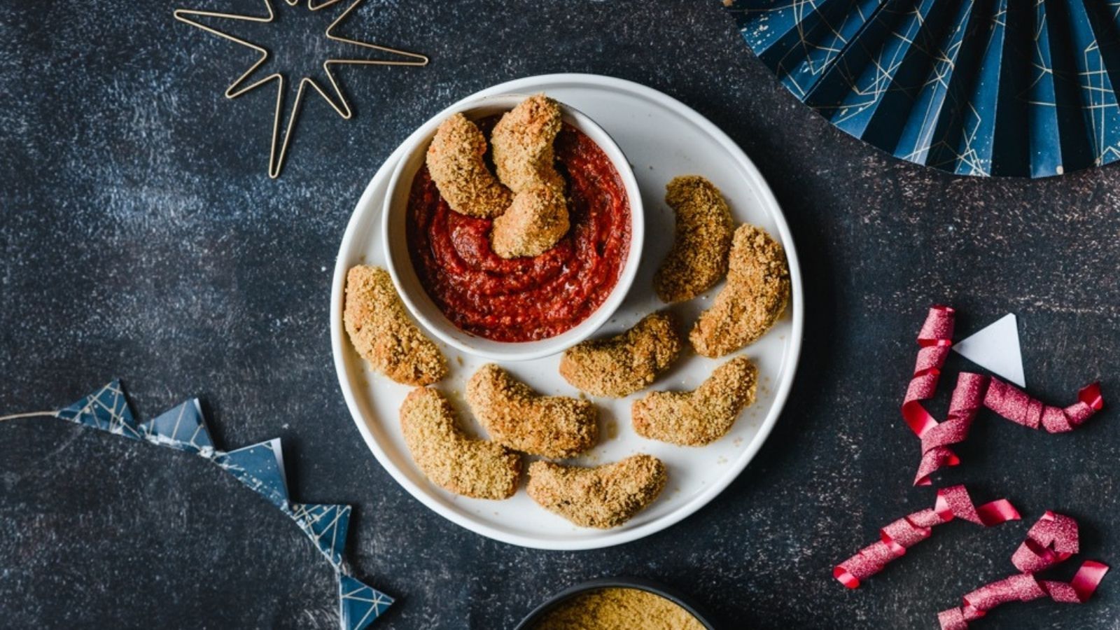 Wegańskie nuggetsy z ciecierzycy z dipem