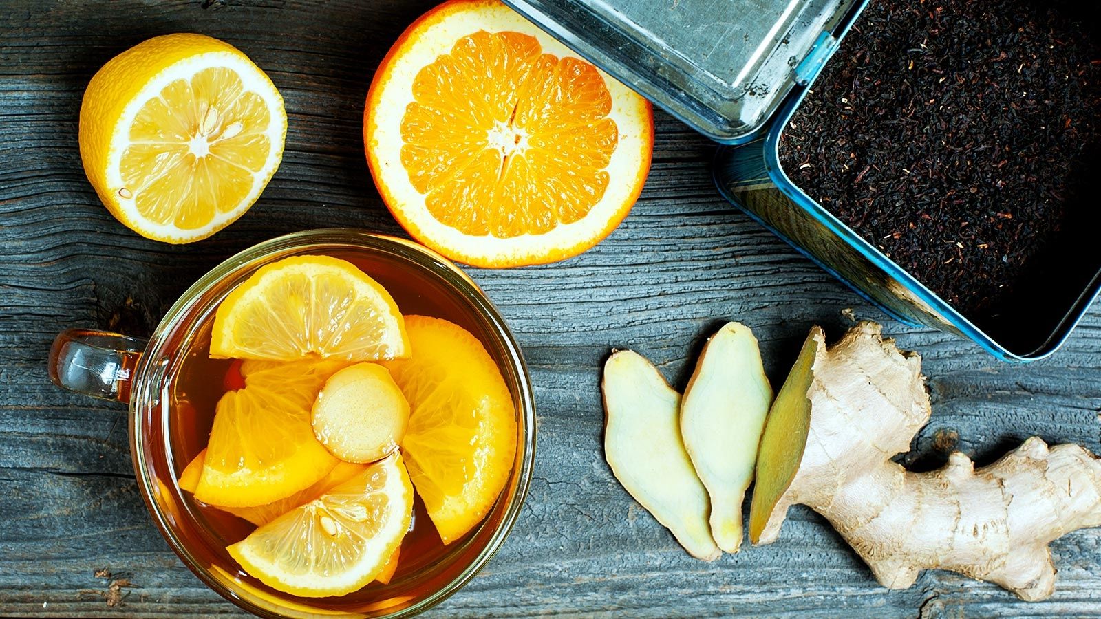Zimowa herbata z pomarańczą, cynamonem i imbirem